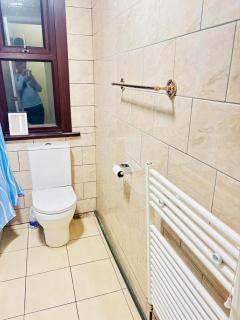 London Budget-Friendly Stay - 5