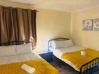 London Budget-Friendly Stay - 3