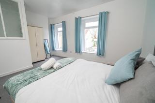 3BR Swansea Home with Easy Parking - 5