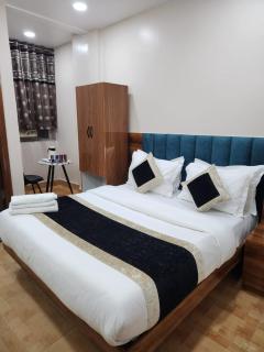 Newly Renovated Hotel Neelam Palace Just 5 Minutes from Railway Station & Connaught place - 7
