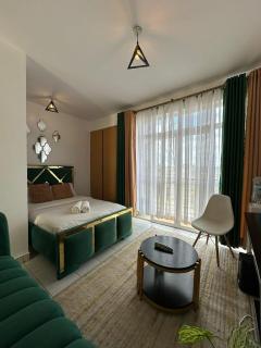 C & c LUXURY HOMESTAYS - 2