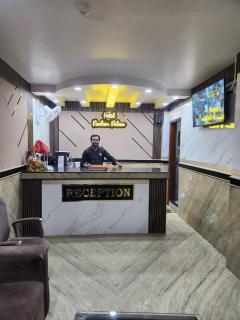 Newly Renovated Hotel Neelam Palace Just 5 Minutes from Railway Station & Connaught place - 2