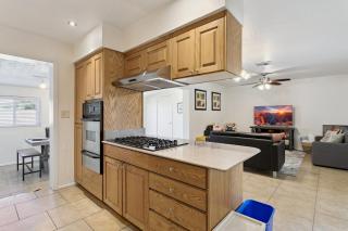 Comfortable 3BR Home in the Heart of Tempe - 4