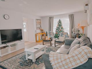 Yuan's Cozy 4BR House in Charlottetown - 3