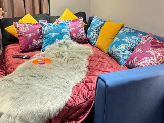 London Heathrow Luxury Studio Flat -Fully Equipped - 3