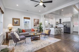 Bungalow in Downtown Dickson - 0