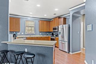 SeaWorld‑Close • 4BR + Fireplace - 4