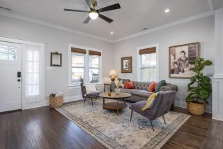 Bungalow in Downtown Dickson - 8