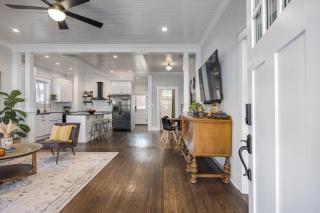 Bungalow in Downtown Dickson - 6