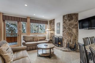 Laurelwood Condominiums 307 - 8