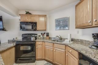 Laurelwood Condominiums 307 - 3