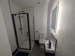 Swansea 5-Bed Family Home with Ensuite - Swansea - 4