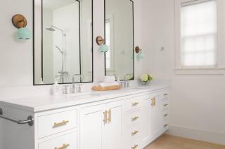 2 Home Estate | Pool + Fire Pit | Walk Downtown - 1