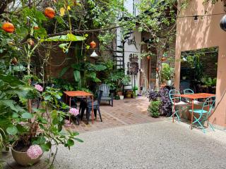 Lina's Tango Guesthouse - 4