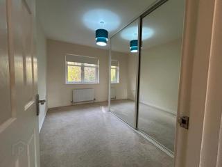 3BR House Sleeps 6 with Parking Near Ormeau Park - 0