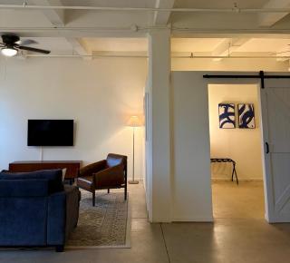 Westown 1BR Apt Near Fiserv, Baird, and Theater District - 5