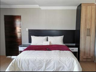 Nsuku M Guesthouse - 4