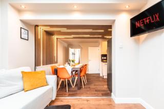 Free Parking 11 Guests Family&Contractors Bedford - 1