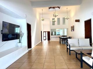 Luxury Pool and Greenview Villa Zeco - 8