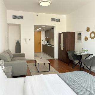 Cozy Apartment in Jumeirah Village Circle, Dubai. - 8