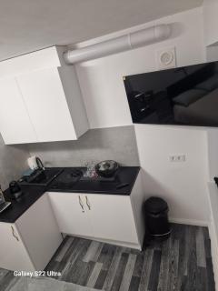 RentA Citywalk Flat - 7