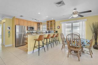 Polynesian Gardens 1116 - 7