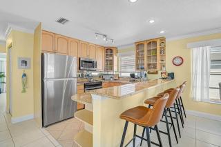 Polynesian Gardens 1116 - 6