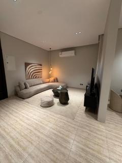 Luxury 3BR Apt with Outdoor Area - Self Check In - 8