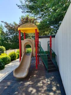 Departamento equipado de 2 Dormitorios , 2 baños y estacionamiento privado - - 4