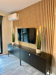 Transylvanian Sunny Apartment - Sleeping and Living Premium Experience - 1