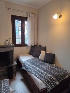 Metsovo Fireplace Retreat 2 - 3