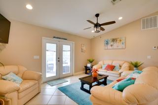 Pool and Outdoor Bar Cape Coral Home - 6