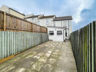 Chestnut House - Merthyr Tydfil - 7