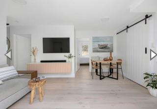 Freshwater Coastal Retreat 3BR Apartment - 7