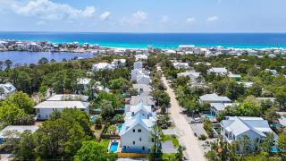Shore Thing l Private Pool l Walk to the beach l Bike to Seaside l Brand New Construction and Decor - 7