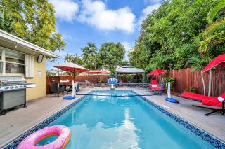 Heated Pool Spa BBQ Pool Table WiFi Near Beach-Downtown Fun - 9