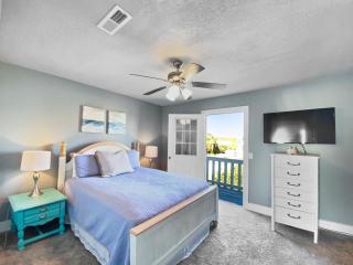 Shoreline Townhomes 10 l Steps to the Beach l Beautiful views from 2nd and 3rd balconies - 2