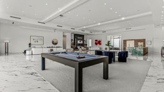 Sleeps 25 2 Luxury Villas w Pool Spa Putting Green Bravo by AvantStay - 7