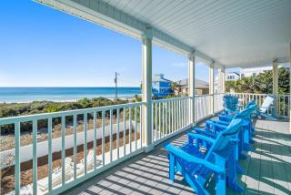 Surfer Dog l Beachfront Pool l Includes Beach Chairs and Bikes - 0