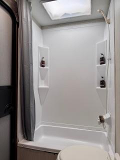 Premium Glamping - Pool Waterslide Wi-Fi & Private Patio Lounge - 8