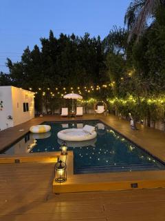 WeHo Pool Retreat - Holiday Ready - 4