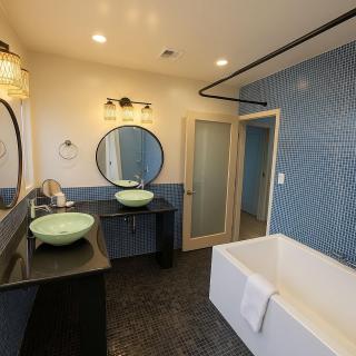 WeHo Pool Retreat - Holiday Ready - 2