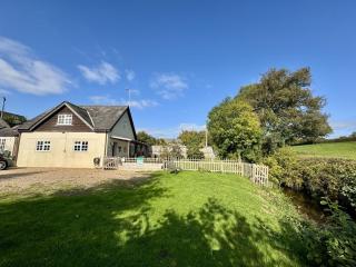 Charming Dog-Friendly Guesthouse - 4