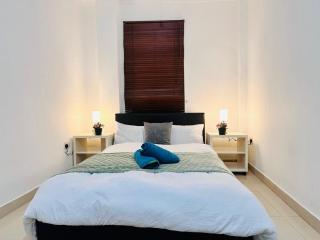 London W12 Apartment Near Westfield and Heathrow - Londen - 0