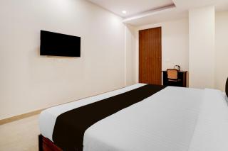 Super Townhouse Preet Vihar Metro Station - 4