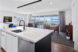 Seaview Sanctuary - Tindalls Beach Holiday Home - 4