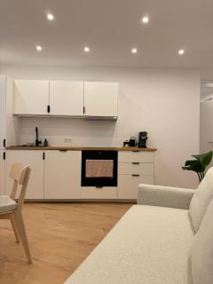 Schönbrunn Central Apartment - 8