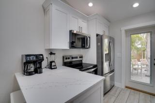 Soak in the Sun with a large heated pool - 5