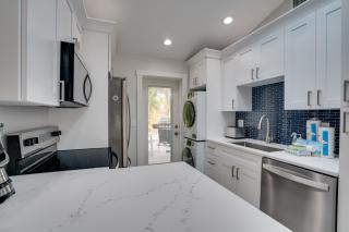 Soak in the Sun with a large heated pool - 4