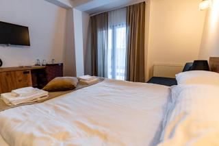 Maar Hotel Brezovice - 1